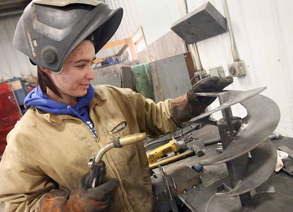 women welders get start in iron workers innovative pre apprentice welder